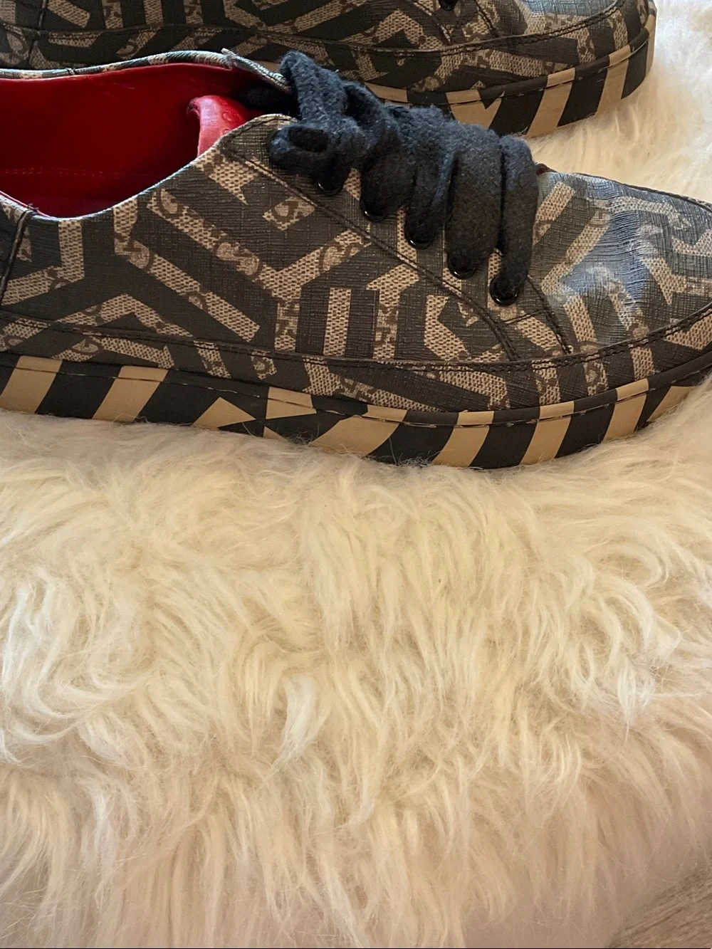 Gucci sneakers bold